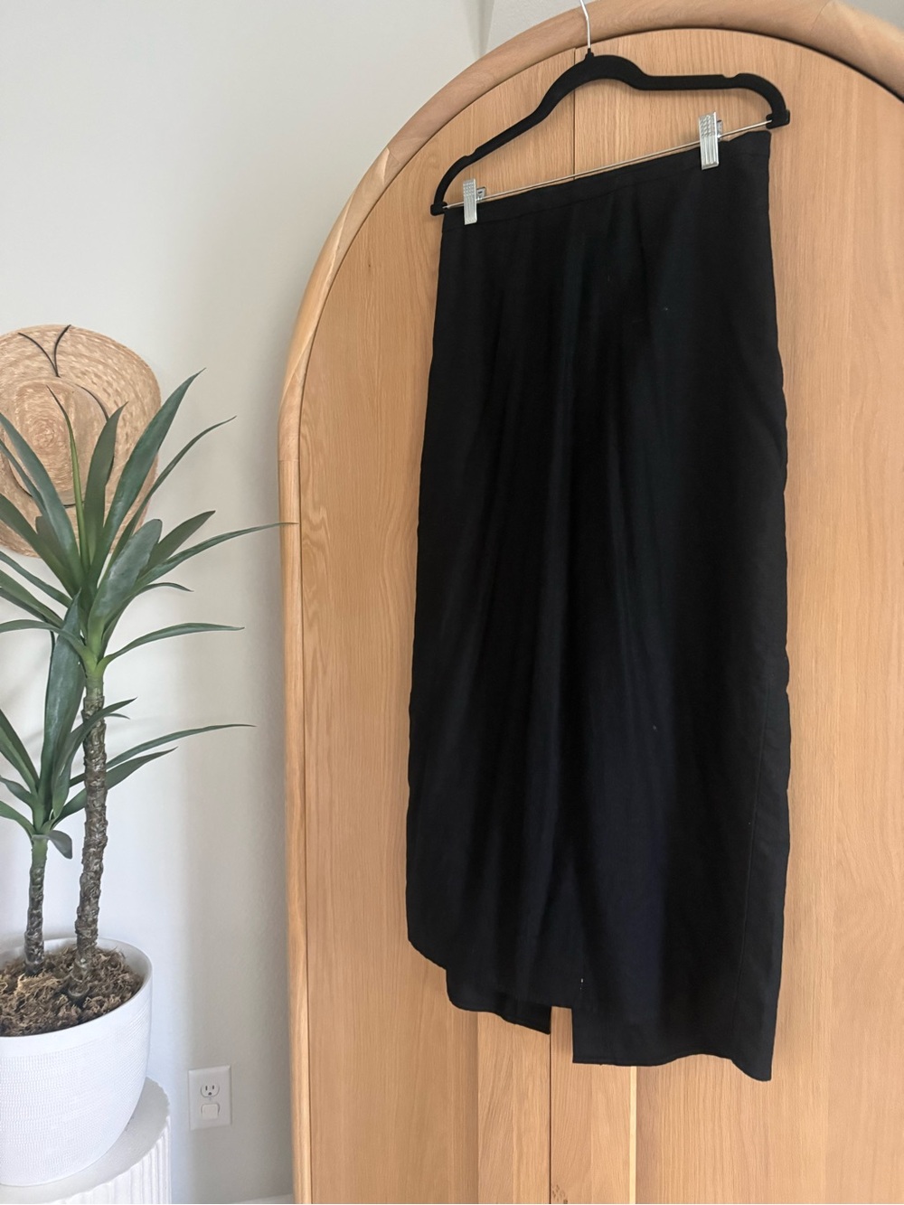 Old Navy Black Linen Midi Skirt
